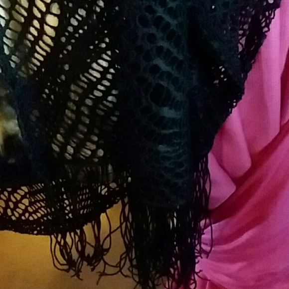 Womans top with net shawl - Picture 2 of 4